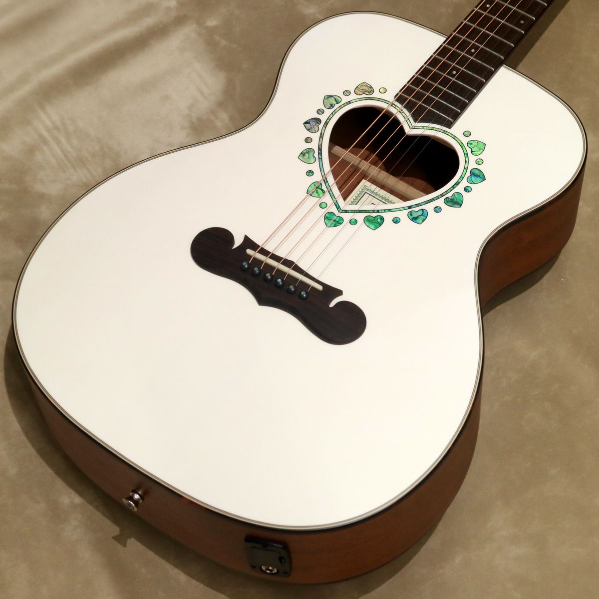 000000011421-01-l.jpg?t=