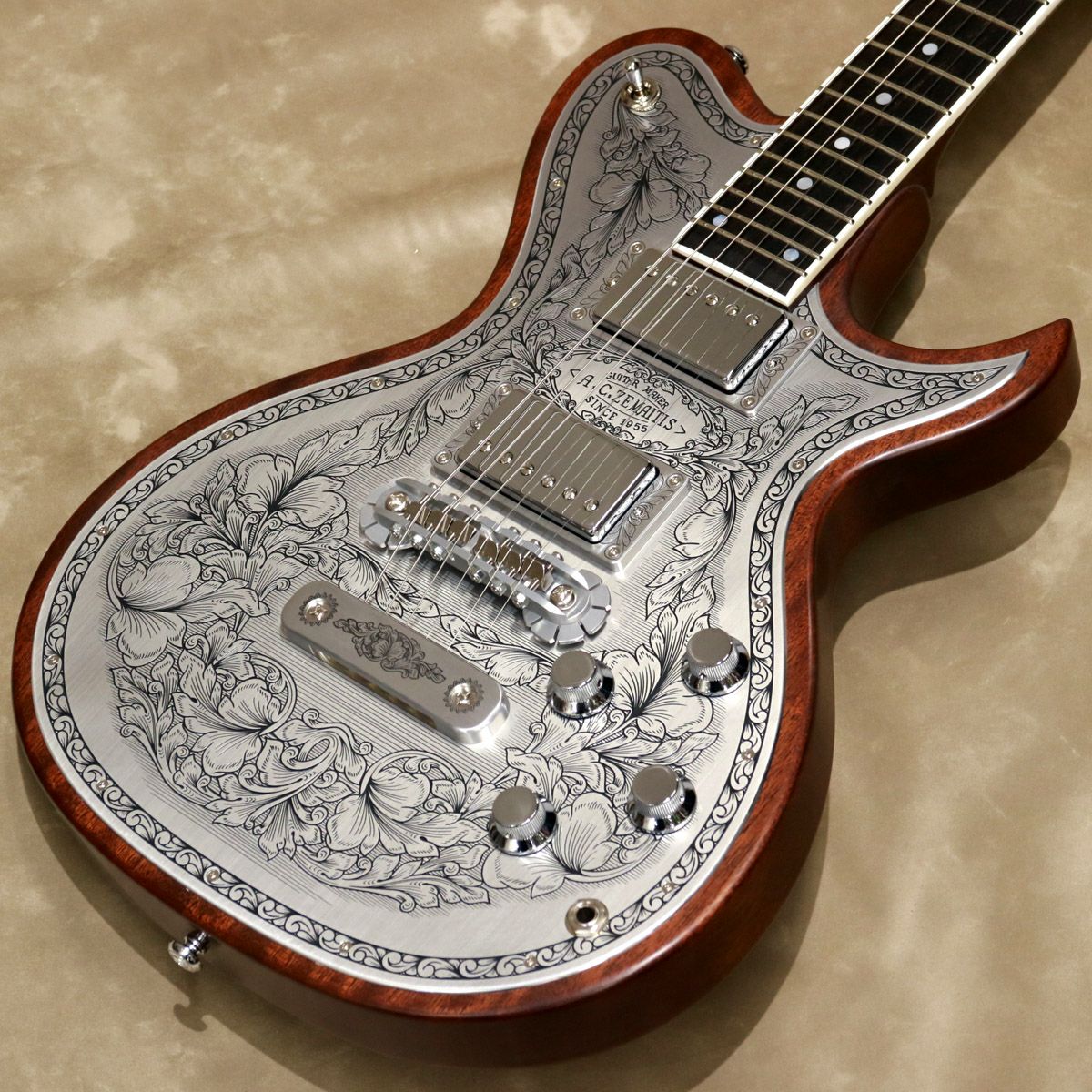 000000011677-01-l.jpg?t=